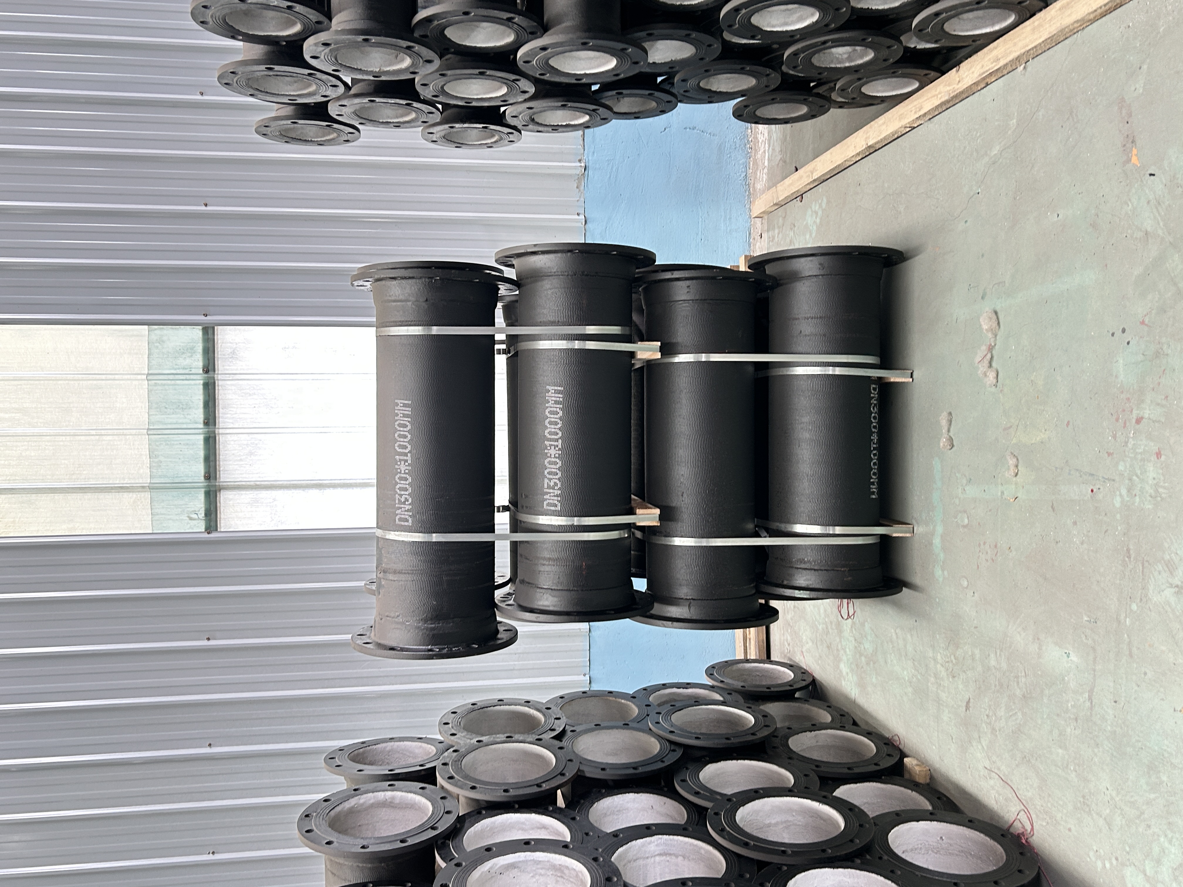 Łączniki rurowe z kołnierzem z żeliwa sferoidalnego